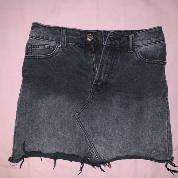 Black denim mini skirt - Picture 1 of 3